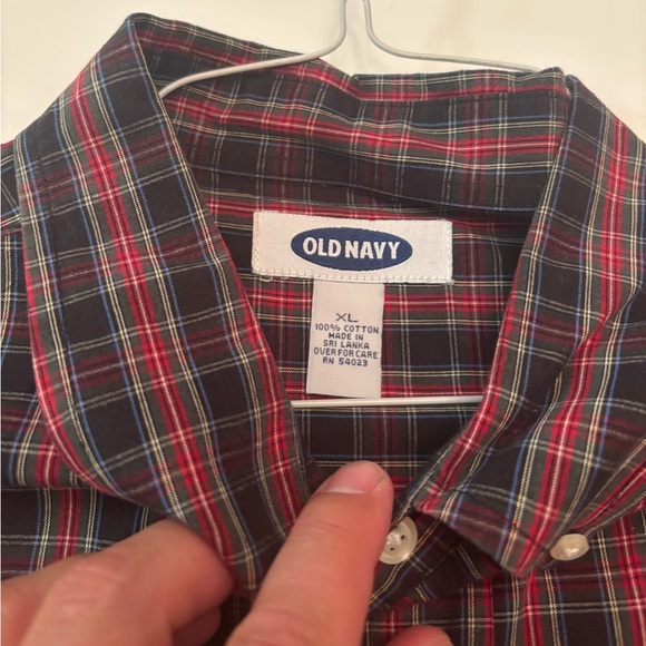 Old Navy Button-Down Shirt Men’s XL Red Black Plaid Long Sleeve 100% Cotton - Picture 2 of 5
